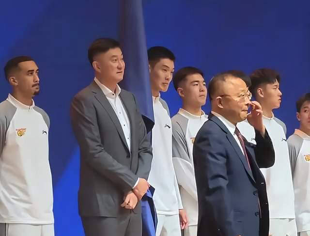 深圳男篮今晚豪取连胜；志在足总杯名次提升；底气十足；赛季目标并未改变